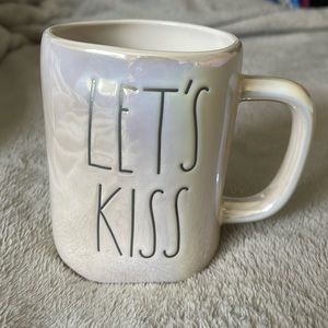 Let’s Kiss Mug